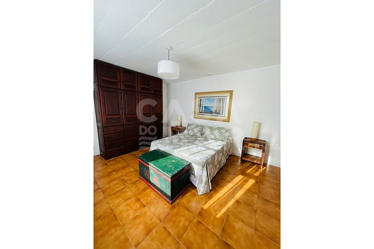 Beautiful house with 6 bedrooms, swimming pool, next to the