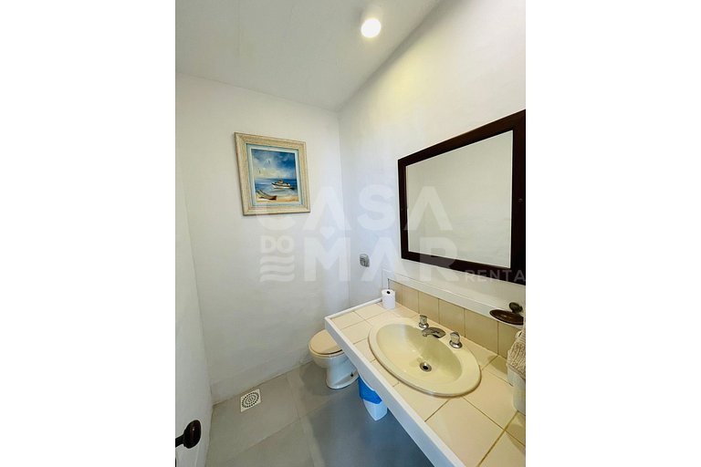 Linda casa com 6 quartos, piscina, ao lado da praia do canto