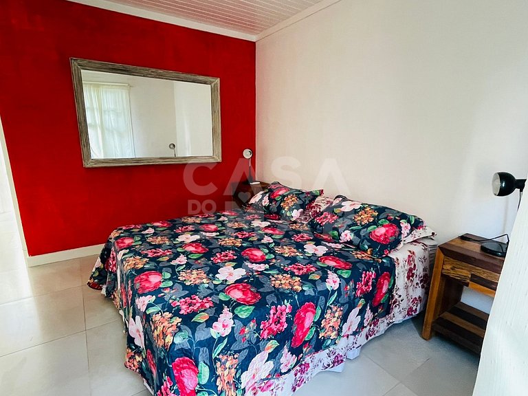 Beautiful house with 6 bedrooms, swimming pool, next to the