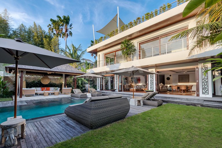 Beautiful house with 4 suites, complete, close to the best b
