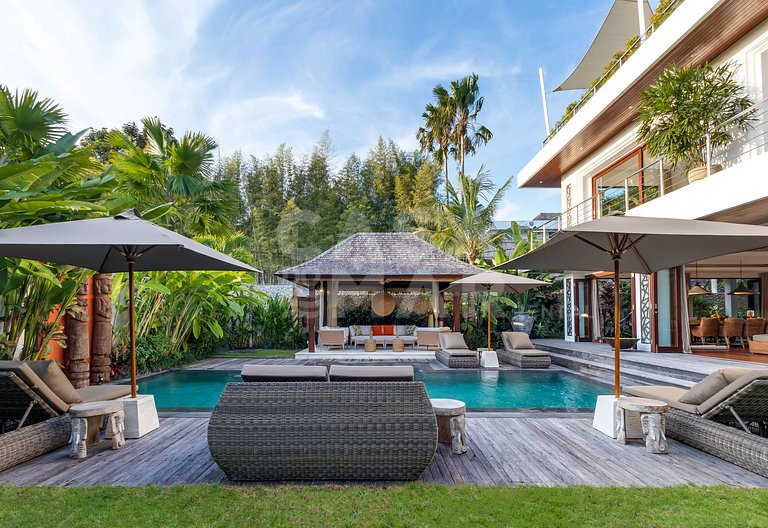 Beautiful house with 4 suites, complete, close to the best b
