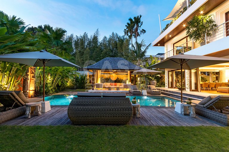 Beautiful house with 4 suites, complete, close to the best b
