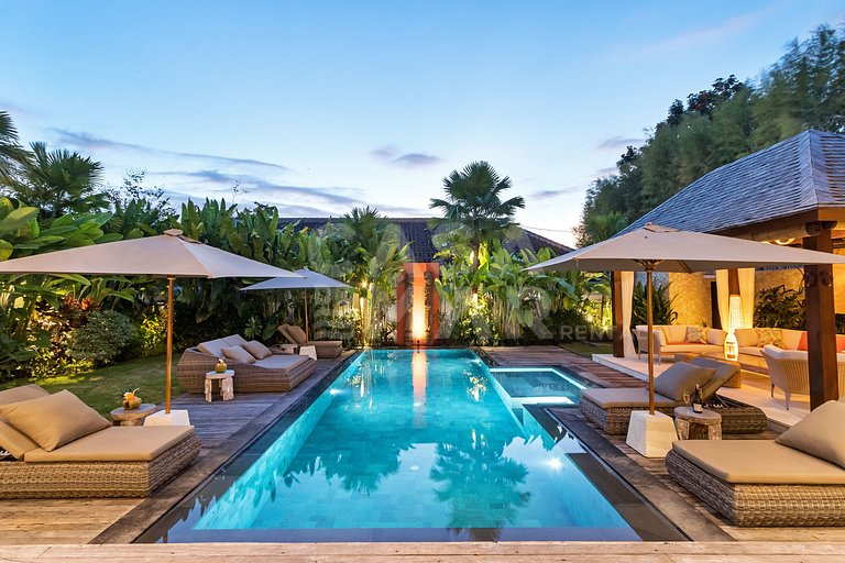Beautiful house with 4 suites, complete, close to the best b