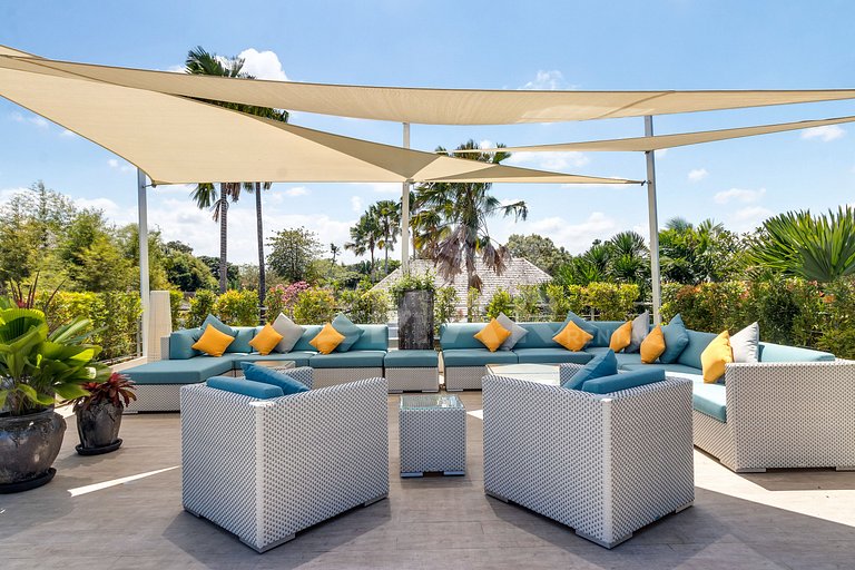 Beautiful house with 4 suites, complete, close to the best b