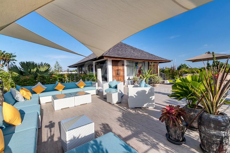 Beautiful house with 4 suites, complete, close to the best b