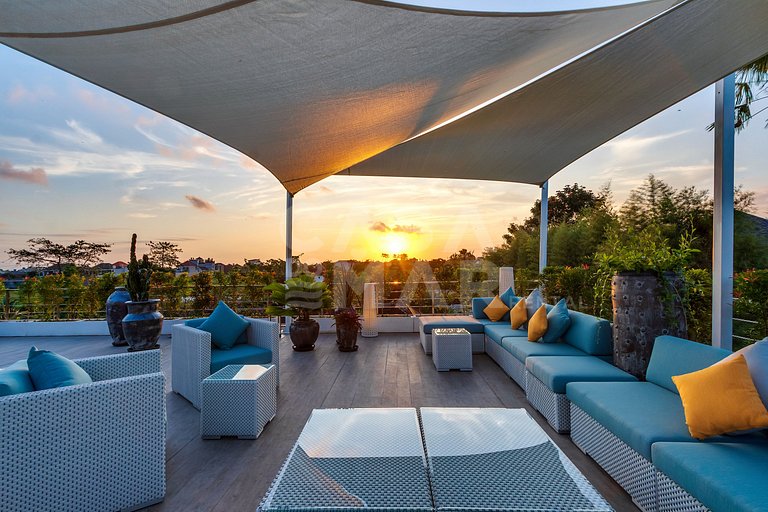 Beautiful house with 4 suites, complete, close to the best b