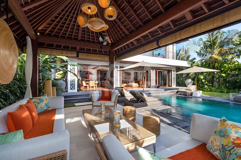 Beautiful house with 4 suites, complete, close to the best b