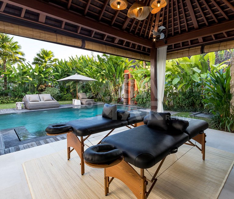 Beautiful house with 4 suites, complete, close to the best b