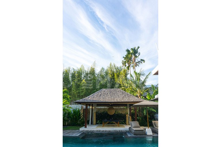 Beautiful house with 4 suites, complete, close to the best b