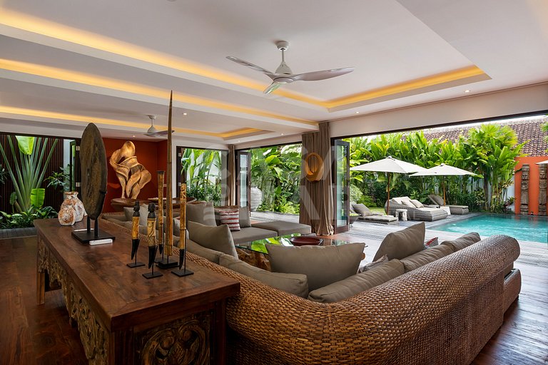 Beautiful house with 4 suites, complete, close to the best b