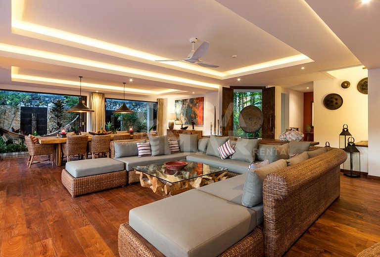 Beautiful house with 4 suites, complete, close to the best b