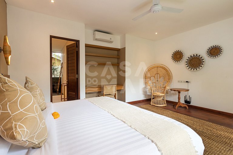 Linda casa com 4 suítes, completíssima, próxima as melhores