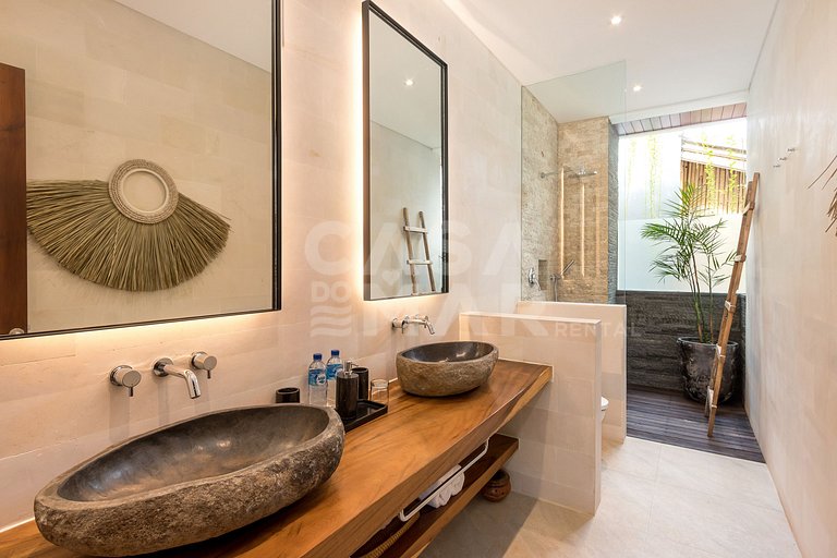 Beautiful house with 4 suites, complete, close to the best b