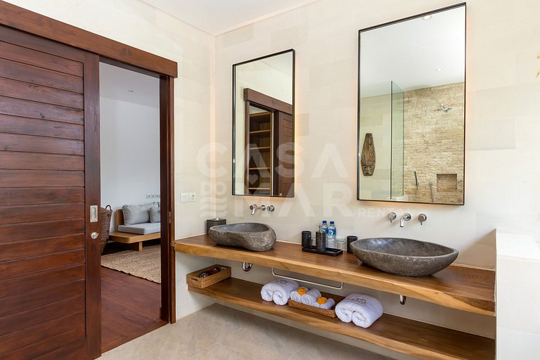 Beautiful house with 4 suites, complete, close to the best b