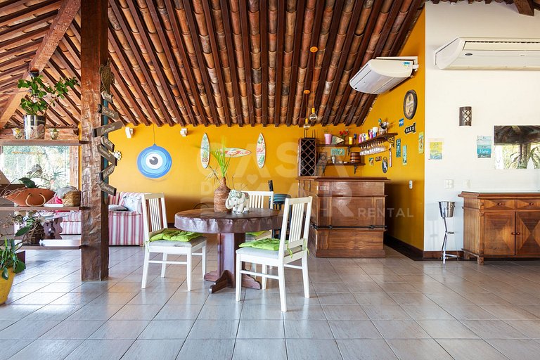 Beautiful house with 8 suites, and paradisiacal view of Ferr