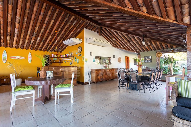 Beautiful house with 8 suites, and paradisiacal view of Ferr