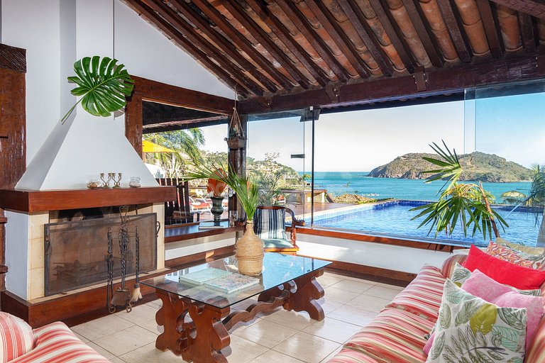 Beautiful house with 8 suites, and paradisiacal view of Ferr