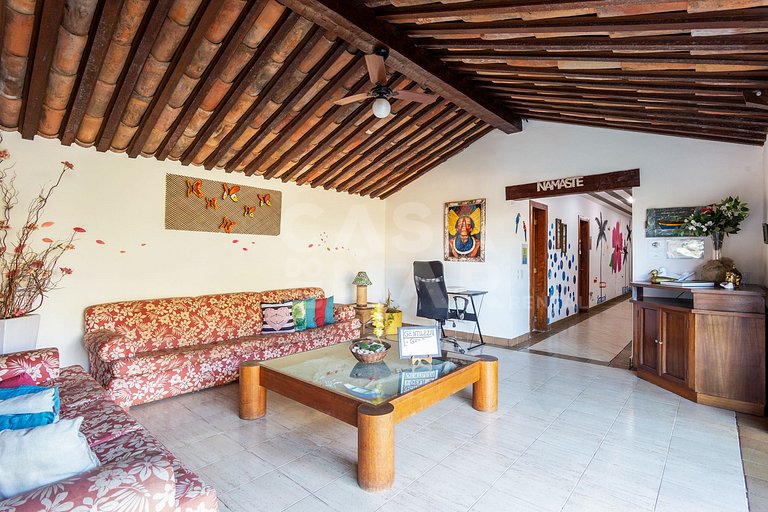 Linda casa com 8 suítes, e vista paradisíaca da praia da Fer