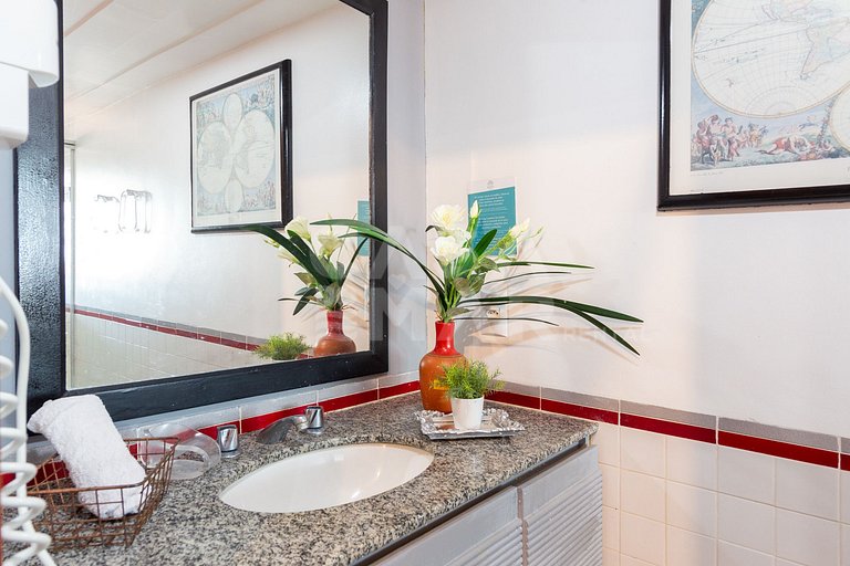 Beautiful house with 8 suites, and paradisiacal view of Ferr