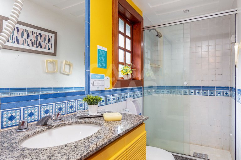 Beautiful house with 8 suites, and paradisiacal view of Ferr