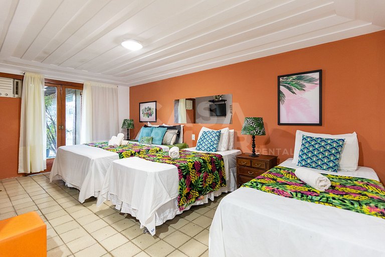 Linda casa com 8 suítes, e vista paradisíaca da praia da Fer