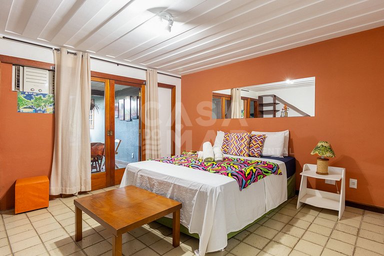 Beautiful house with 8 suites, and paradisiacal view of Ferr