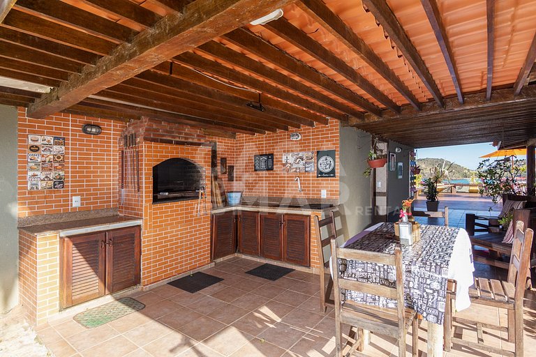 Linda casa com 8 suítes, e vista paradisíaca da praia da Fer