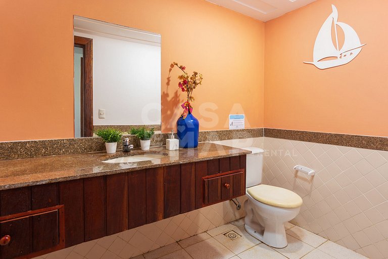 Beautiful house with 8 suites, and paradisiacal view of Ferr