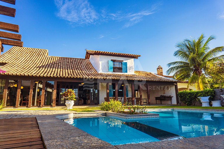 Linda casa com 9 suítes, em condomínio completíssimo.