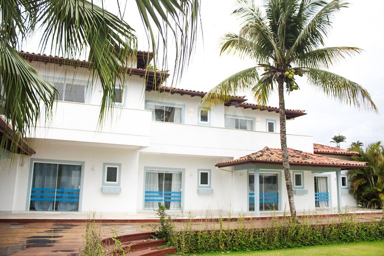 Linda casa na Ferradura, a apenas 50 metros da praia, com oi