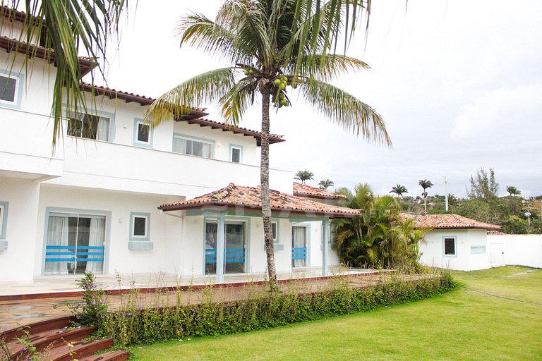 Linda casa na Ferradura, a apenas 50 metros da praia, com oi