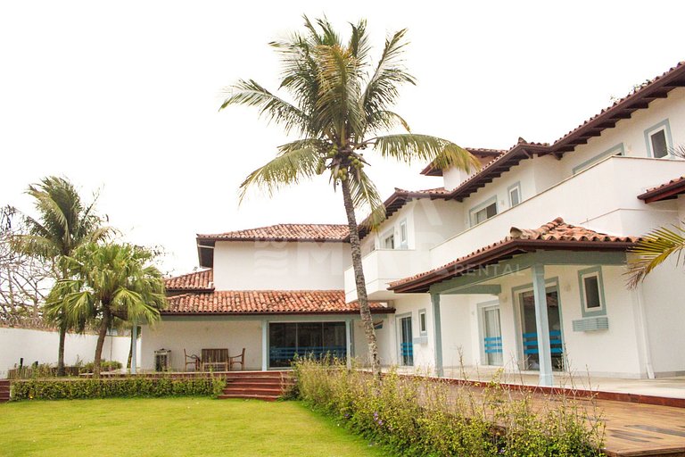 Linda casa na Ferradura, a apenas 50 metros da praia, com oi