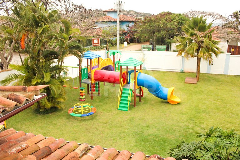 Linda casa na Ferradura, a apenas 50 metros da praia, com oi