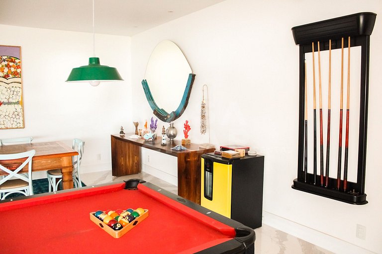 Linda casa na Ferradura, a apenas 50 metros da praia, com oi