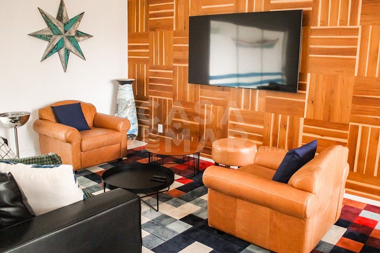 Linda casa na Ferradura, a apenas 50 metros da praia, com oi