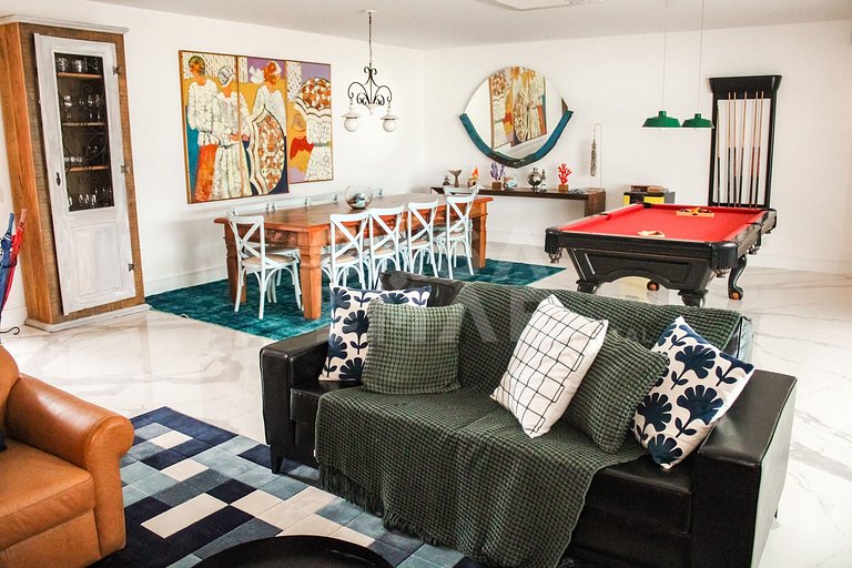 Linda casa na Ferradura, a apenas 50 metros da praia, com oi