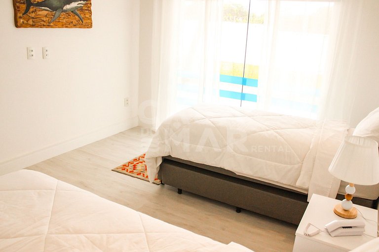 Linda casa na Ferradura, a apenas 50 metros da praia, com oi
