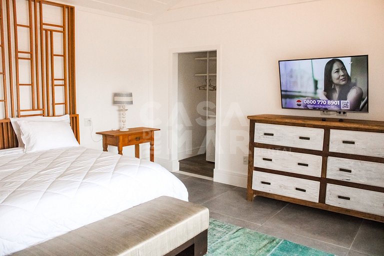 Linda casa na Ferradura, a apenas 50 metros da praia, com oi
