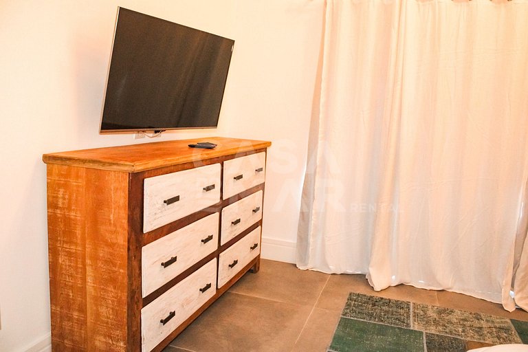 Linda casa na Ferradura, a apenas 50 metros da praia, com oi