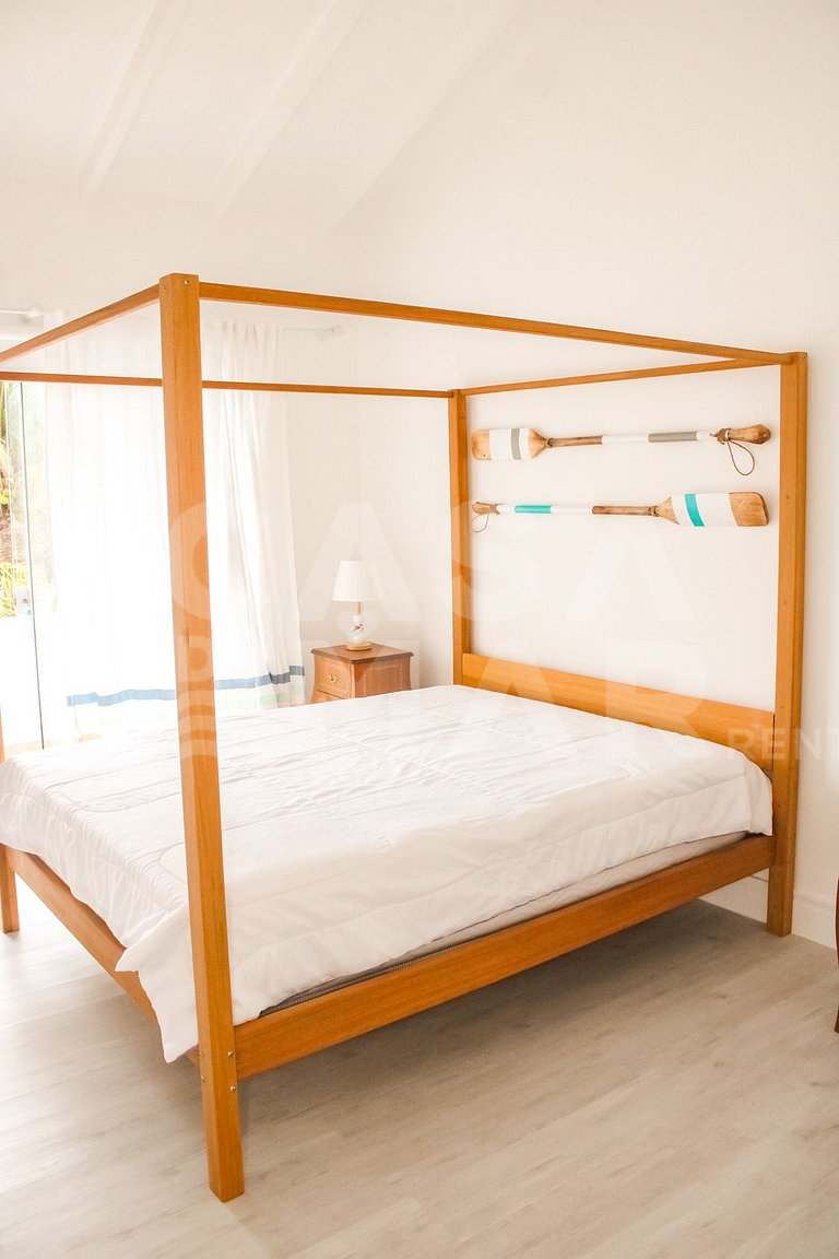 Linda casa na Ferradura, a apenas 50 metros da praia, com oi