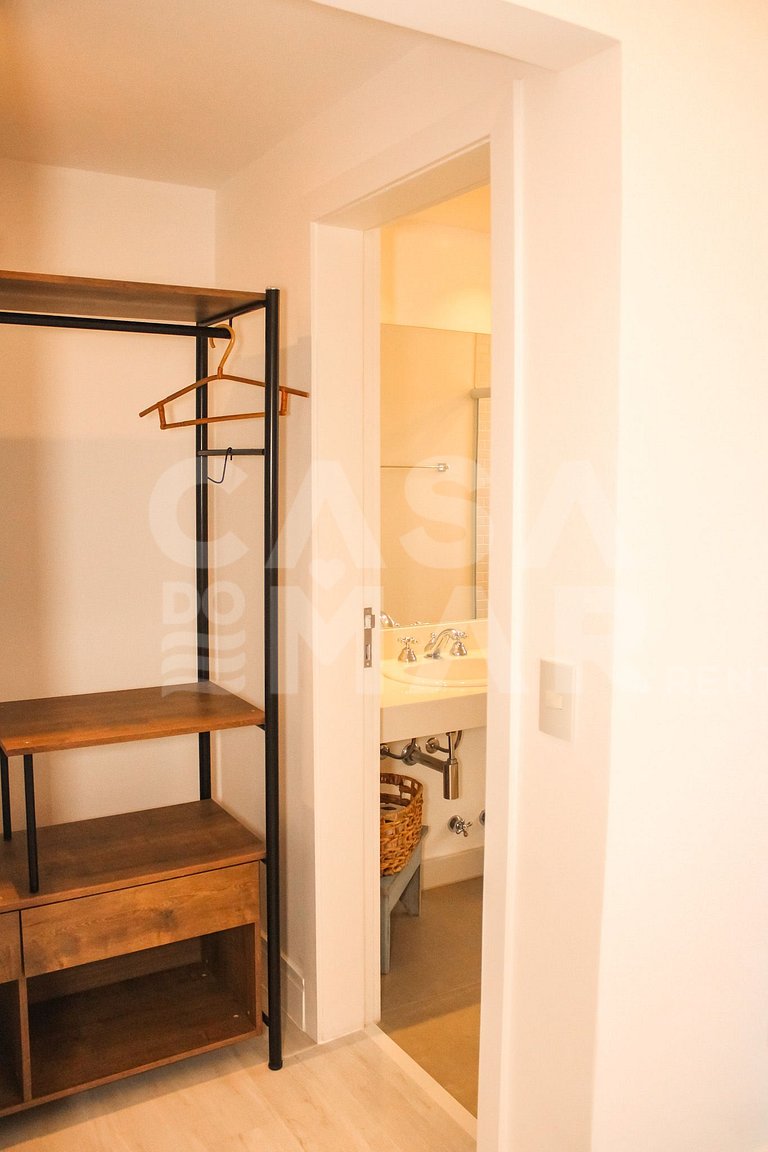 Linda casa na Ferradura, a apenas 50 metros da praia, com oi