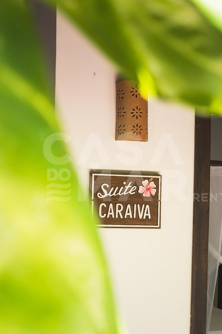 Linda casa com cinco suítes, há apenas 20 metros da Praia do