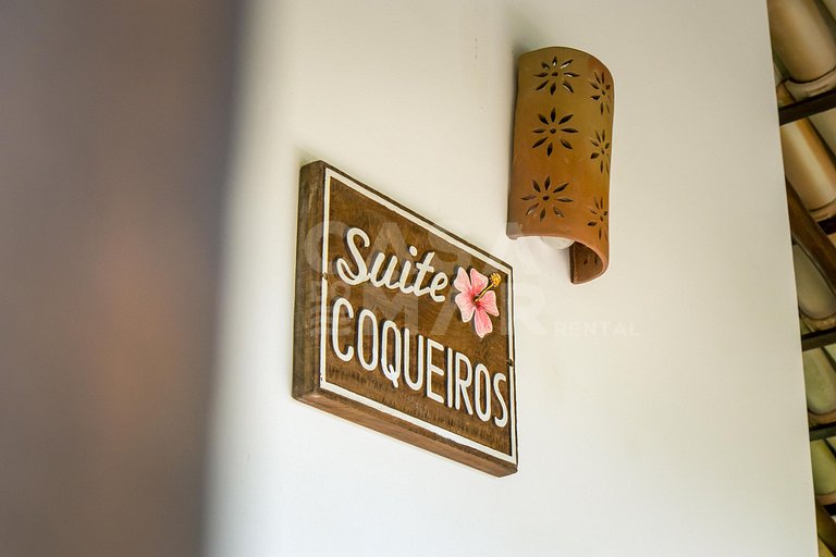 Linda casa com cinco suítes, há apenas 20 metros da Praia do