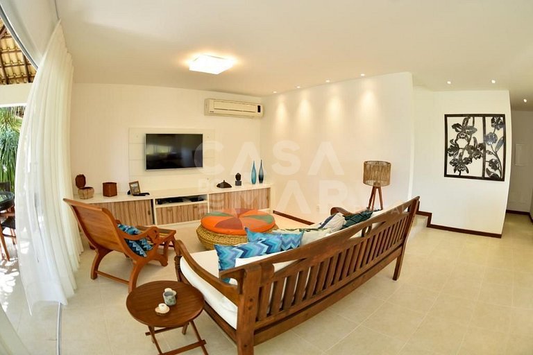 Beautiful house with four suites, in a condominium close to