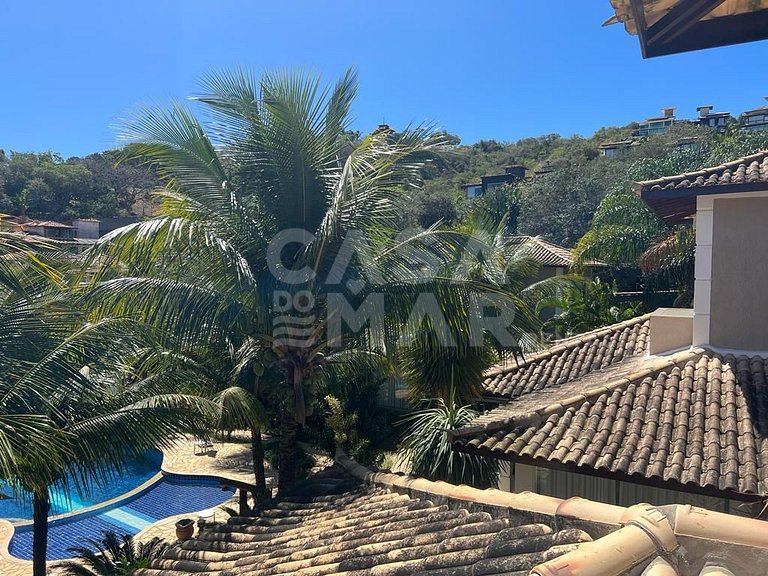 Beautiful house with four suites, in a condominium close to