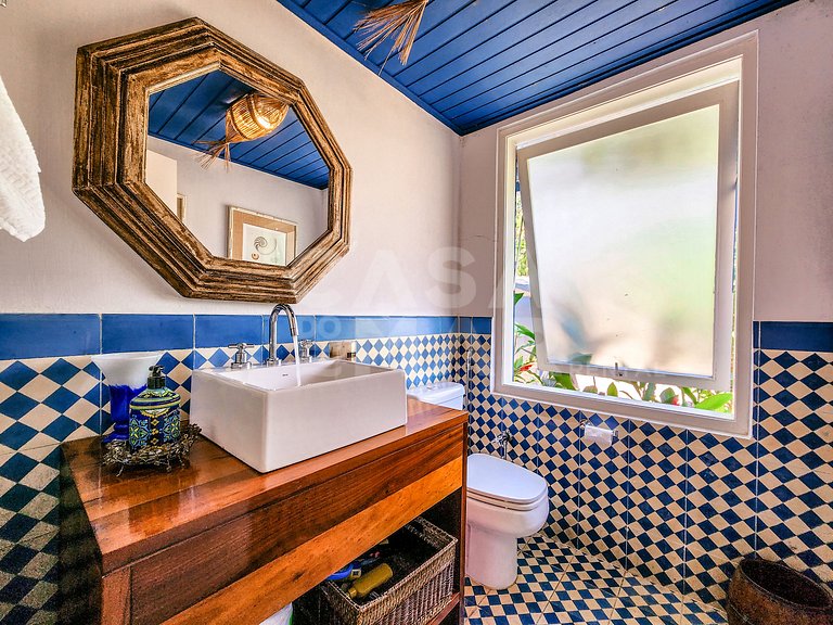 Linda casa com seis amplas suítes, vista fantástica, no cond