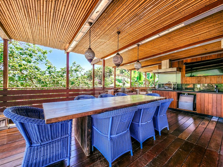Linda casa com seis amplas suítes, vista fantástica, no cond
