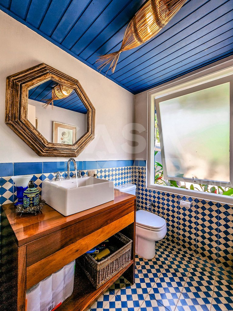 Linda casa com seis amplas suítes, vista fantástica, no cond
