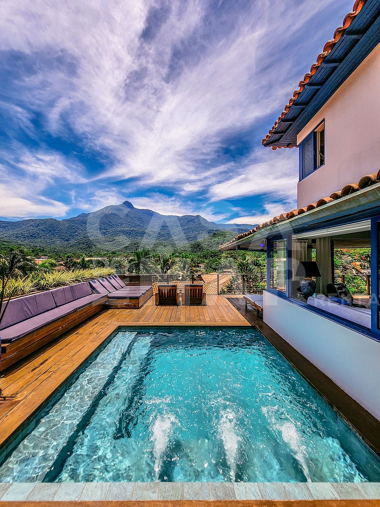 Linda casa com seis amplas suítes, vista fantástica, no cond
