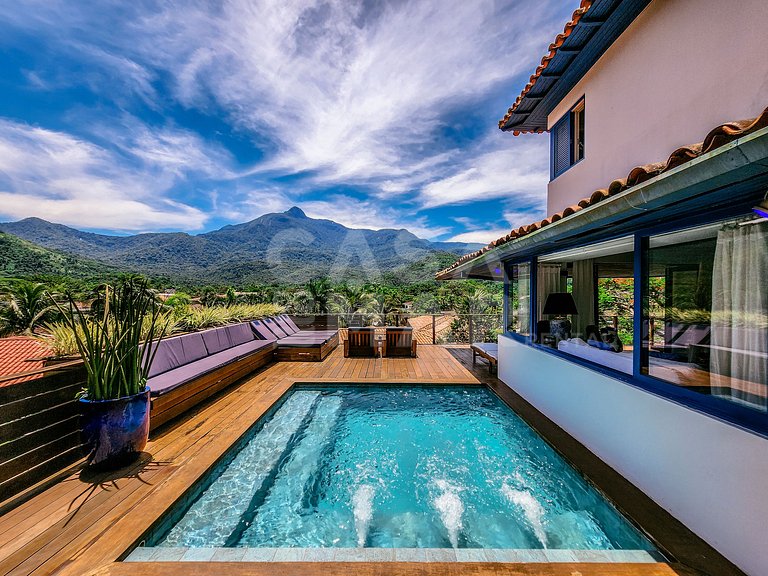 Linda casa com seis amplas suítes, vista fantástica, no cond